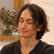 Gyan Saltus dinle, müzik videolarını izle, biyografisini oku, tur tarihlerini ve daha fazlasını gör!