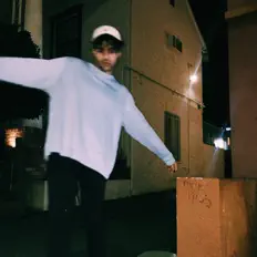 nelson을(를) 듣고, 뮤직 비디오를 보고, 약력을 읽고, 투어 일정 등을 확인하세요!