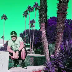 $notnoseを聴いたり、ミュージックビデオを鑑賞したり、経歴やツアー日程などを確認したりしましょう！