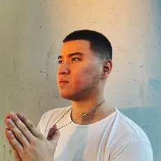 聆聽 Jamma、觀看音樂影片、閱讀小傳、查看巡演日期等！