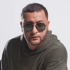 Ascolta Corr, guarda video musicali, leggi la biografia, vedi le date del tour & altro!