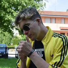 Ascolta IlBerna, guarda video musicali, leggi la biografia, vedi le date del tour & altro!