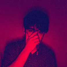 Poslechněte si interpreta Azuro, sledujte hudební videa, přečtěte si životopis, podívejte se na data turné a další informace.