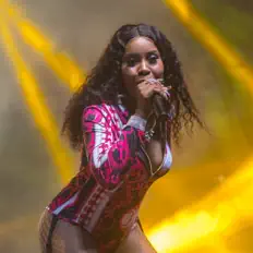 Dengarkan Sita, tonton video musik, baca bio, lihat tanggal tur & lainnya!