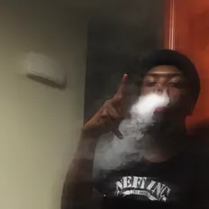 Dengarkan Frankdagoat, tonton video musik, baca bio, lihat tanggal tur & lainnya!