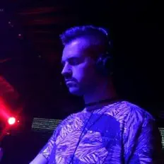 Ouve Phil D'bit, vê vídeos de música, lê a biografia, vê as datas da digressão e muito mais!