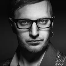 Poslechněte si interpreta радио, sledujte hudební videa, přečtěte si životopis, podívejte se na data turné a další informace.