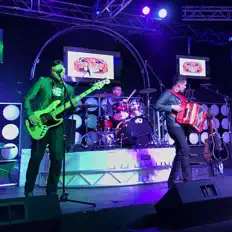 Los Sobrinos De Sinaloaを聴いたり、ミュージックビデオを鑑賞したり、経歴やツアー日程などを確認したりしましょう！