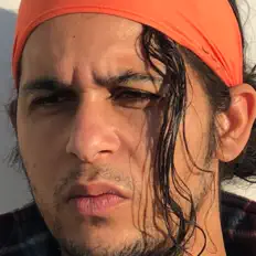 Novele을(를) 듣고, 뮤직 비디오를 보고, 약력을 읽고, 투어 일정 등을 확인하세요!