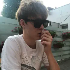 Dior: песни, клипы, биография, даты выступлений и многое другое.