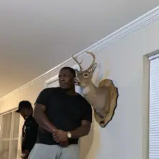 Dengarkan Beezy, tonton video musik, baca bio, lihat tanggal tur & lainnya!