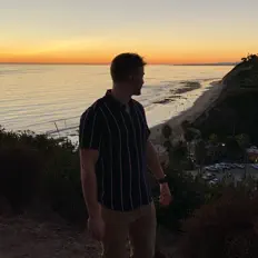 Escucha a !WEX!, mira videos musicales, lee su biografía, consulta las fechas de las gira y más.