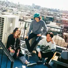 Weekend Brothersを聴いたり、ミュージックビデオを鑑賞したり、経歴やツアー日程などを確認したりしましょう！