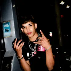 ZT सुनें, म्यूज़िक वीडियो देखें, बायो पढ़ें, दौरे की तारीखें और बहुत कुछ देखें!