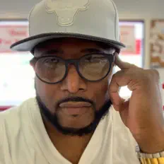 Escucha a Troy Damo, mira vídeos musicales, lee la biografía, consulta fechas de giras y mucho más.