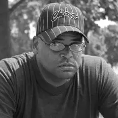 Mr. Faiaを聴いたり、ミュージックビデオを鑑賞したり、経歴やツアー日程などを確認したりしましょう！