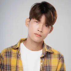 Huy Sophanna을(를) 듣고, 뮤직 비디오를 보고, 약력을 읽고, 투어 일정 등을 확인하세요!