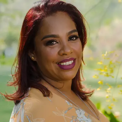 Listen to Octavia de Assis, watch music videos, read bio, see tour dates & more!