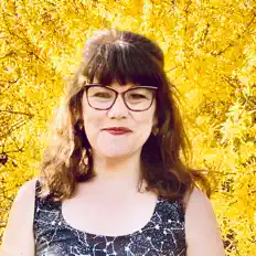 Hör dir Lisa Costa an, schau dir Musikvideos an, lies die Biografie, finde Tourdaten und mehr!
