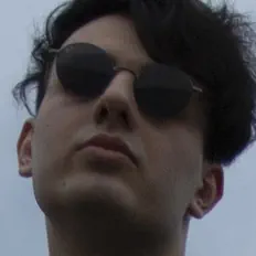 收听 Near Deck、观看音乐视频、阅读小传、查看巡演日期等 ！