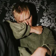 收听 Strandy、观看音乐视频、阅读小传、查看巡演日期等 ！