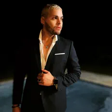 Escucha a Grey Garcia, mira vídeos musicales, lee la biografía, consulta fechas de giras y mucho más.