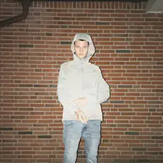 Escucha a Skinni, mira videos musicales, lee su biografía, consulta las fechas de las gira y más.