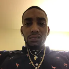 LoKiを聴いたり、ミュージックビデオを鑑賞したり、経歴やツアー日程などを確認したりしましょう！