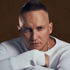 Витольд Петровскийを聴いたり、ミュージックビデオを鑑賞したり、経歴やツアー日程などを確認したりしましょう！