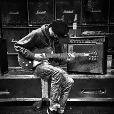 Escucha a Max Riser, mira vídeos musicales, lee la biografía, consulta fechas de giras y mucho más.