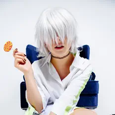 KISAを聴いたり、ミュージックビデオを鑑賞したり、経歴やツアー日程などを確認したりしましょう！