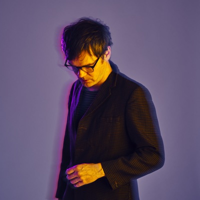 Listen to Roddy Woomble, watch music videos, read bio, see tour dates & more!
