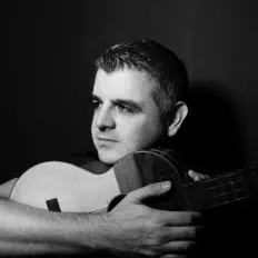 Escucha a Héctor Molina, mira videos musicales, lee su biografía, consulta las fechas de las gira y más.