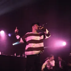 Luister naar yungboishade, bekijk muziekvideo's, lees de bio, bekijk de tourdata, en meer!