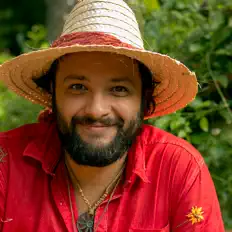 Rodrigo Régisを聴いたり、ミュージックビデオを鑑賞したり、経歴やツアー日程などを確認したりしましょう！