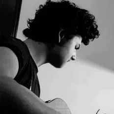 Aditya Vinodh सुनें, म्यूज़िक वीडियो देखें, बायो पढ़ें, दौरे की तारीखें और बहुत कुछ देखें!