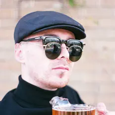 Connekt.を聴いたり、ミュージックビデオを鑑賞したり、経歴やツアー日程などを確認したりしましょう！