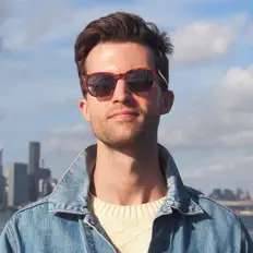 收听 Shea Betts、观看音乐视频、阅读小传、查看巡演日期等 ！