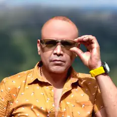 Raffy Matias सुनें, म्यूज़िक वीडियो देखें, बायो पढ़ें, दौरे की तारीखें और बहुत कुछ देखें!