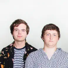 Mirrored Image을(를) 듣고, 뮤직 비디오를 보고, 약력을 읽고, 투어 일정 등을 확인하세요!