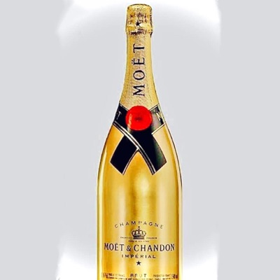 Moët (feat. Lovers First & Macyn Riegh) - Single