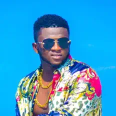 聆聽 Ladani、觀看音樂影片、閱讀小傳、查看巡演日期等！