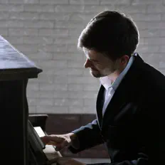 收听 David Schultz、观看音乐视频、阅读小传、查看巡演日期等 ！