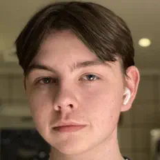 Poslechněte si interpreta Halsen, sledujte hudební videa, přečtěte si životopis, podívejte se na data turné a další informace.