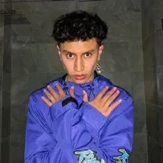 Ouça Lit Bones, assista a videoclipes, leia a biografia, veja as datas das turnês e mais!