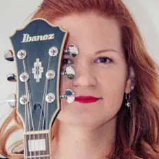 Joy Parisを聴いたり、ミュージックビデオを鑑賞したり、経歴やツアー日程などを確認したりしましょう！