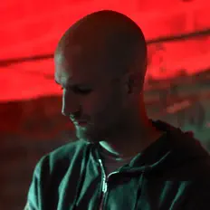 Ouve OSC, vê vídeos de música, lê a biografia, vê as datas da digressão e muito mais!