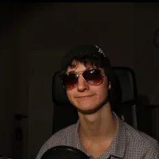 Ascolta Lucca, guarda video musicali, leggi la biografia, vedi le date del tour & altro!