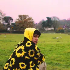 Sekki dinle, müzik videolarını izle, biyografisini oku, tur tarihlerini ve daha fazlasını gör!