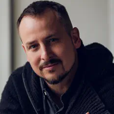 Dominic Dagenaisを聴いたり、ミュージックビデオを鑑賞したり、経歴やツアー日程などを確認したりしましょう！